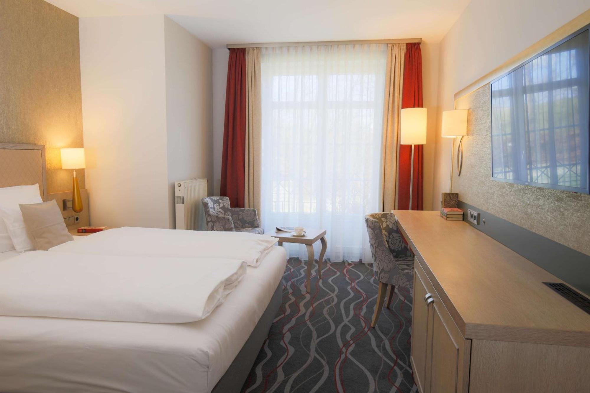 Hotel Bayerischer Hof Miesbach, BW Premier Collection Экстерьер фото